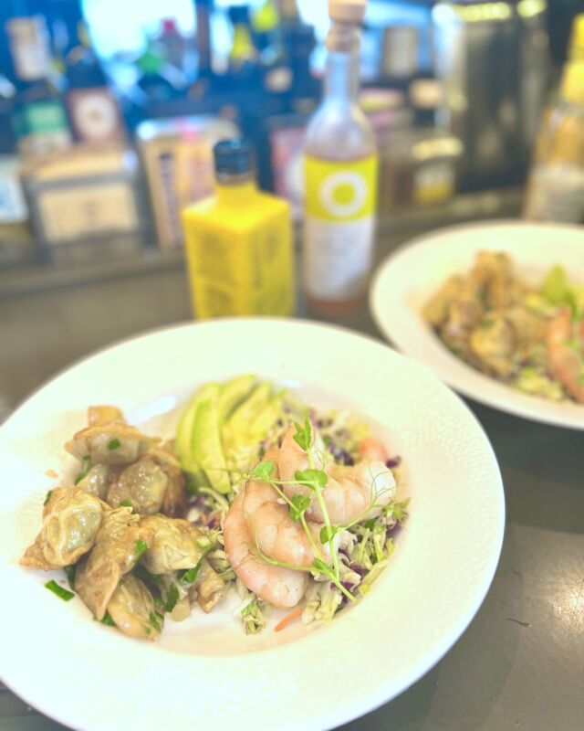 Serena lunch 🥟

Tangy Miso Gyoza | Yuzu Cilantro Coleslaw | Lemongrass Shrimp | Avocado 

#lunchtime #yachtserena #lightlunch #miso #gyoza #dumplings #yuzu #cilantro #lemongrass #shrimp #avocado #asianfood #foodie #culinarytravel #yummy #amazingfood #yachtchef #chefvivi #bvi #jostvandyke #yachtcharter #britishvirginislands